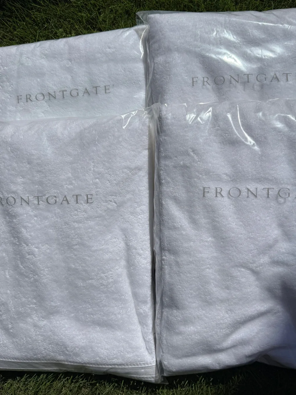 Frontgate Resort Solid Beach Towels (4) - NWT